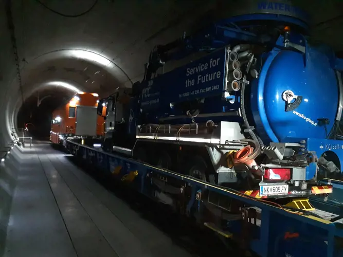 Reinigung von Tunnelentwässerungsrohren