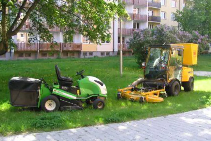 Údržba veřejné zeleně v centru města a péče o komunikační zeleň