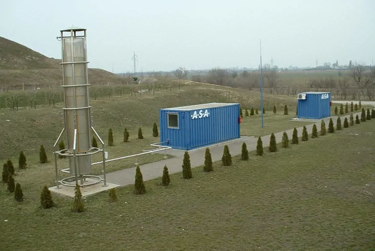 torch-and-generator-hodmezovarsarhely