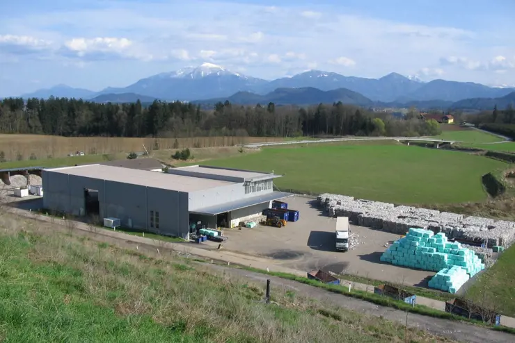 Domestic waste packing in Tainach (AT)