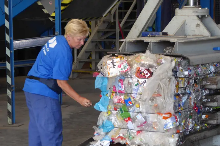 Packaging of sorted material in Znojmo (CZ)