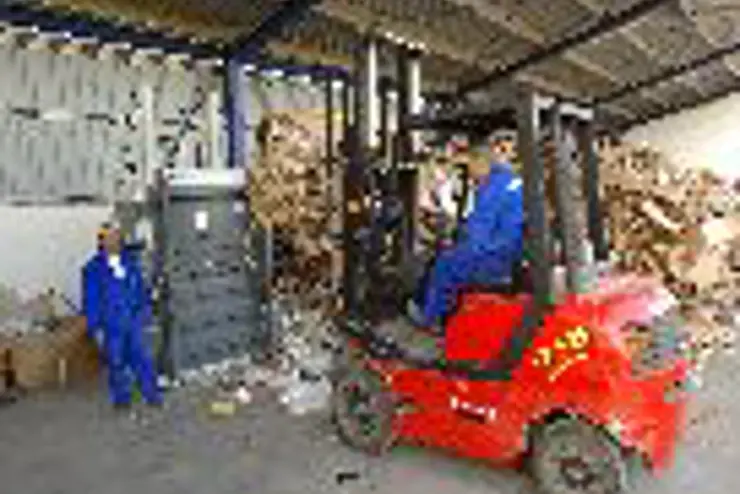 Presa deseuri reciclabile