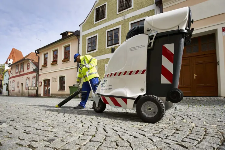 group_municipal services_street cleaning 2