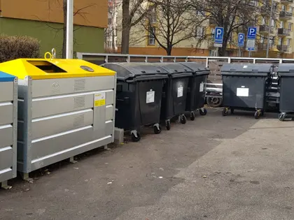 Z plastového odpadu vyrábějí v Českých Budějovicích stanoviště pro kontejnery 
