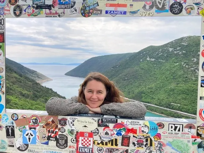 Szilvia Ábel