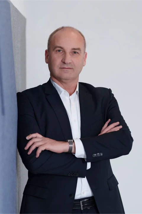 Amir Mujezinović