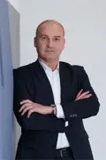 Amir Mujezinović