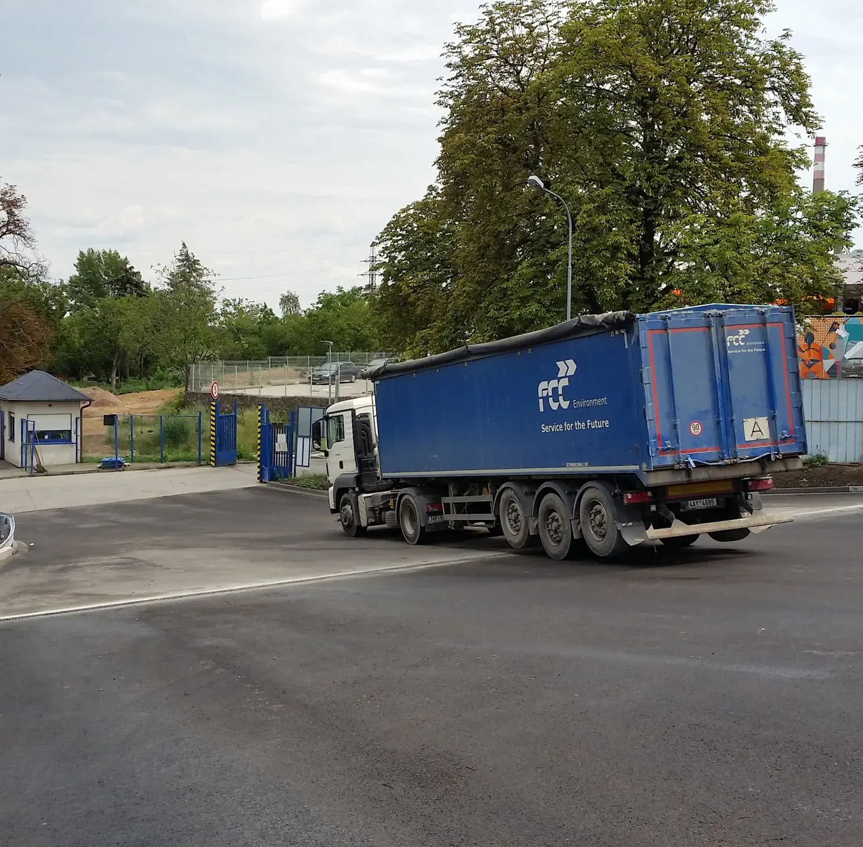 Reconstruction of the entrance to the premises of FCC Czech Republic in Brno will streamline logistics and help with protection of the nature