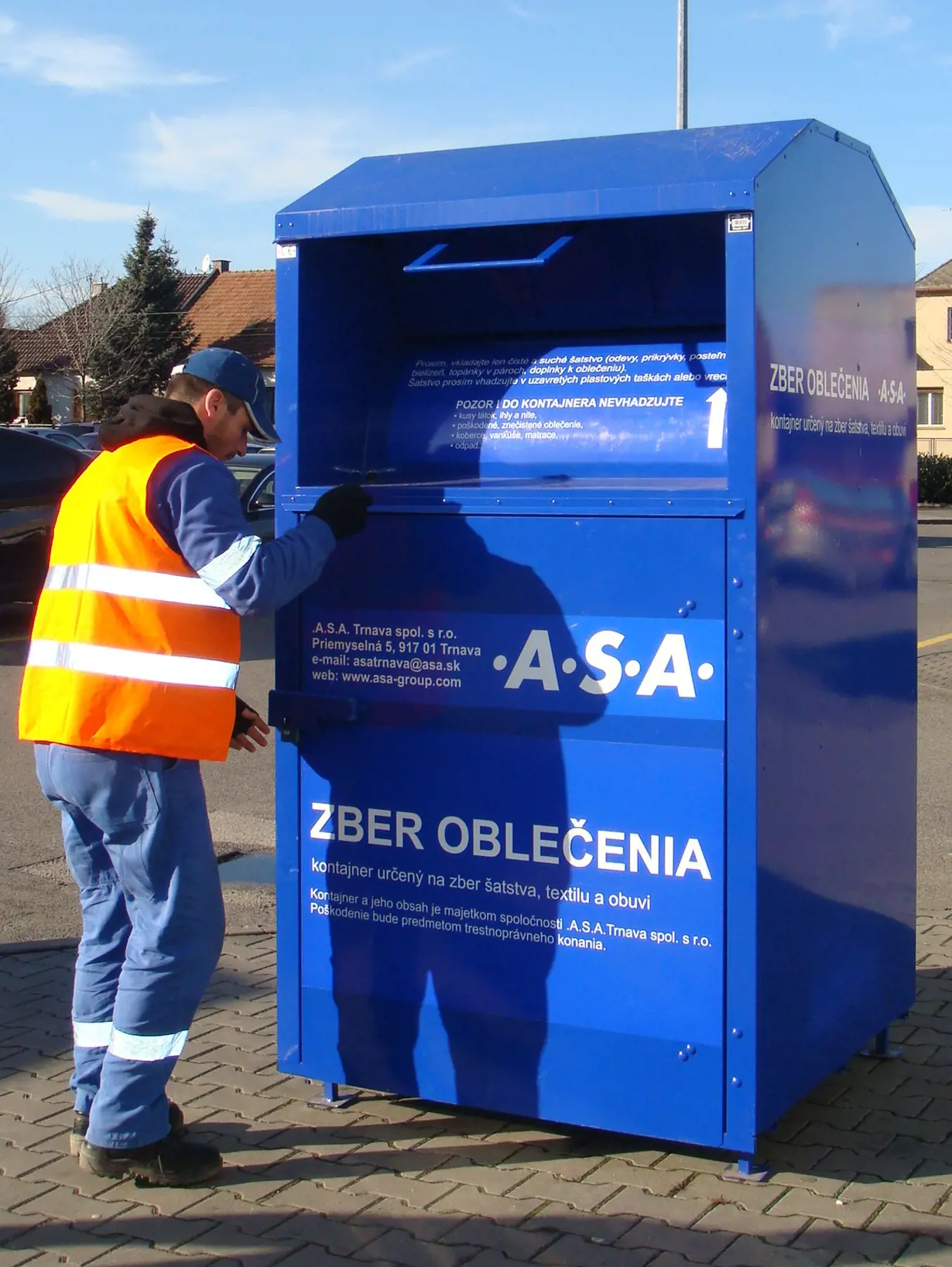 .A.S.A. offers new service to citizens of city Trnava - Used clothes colletion