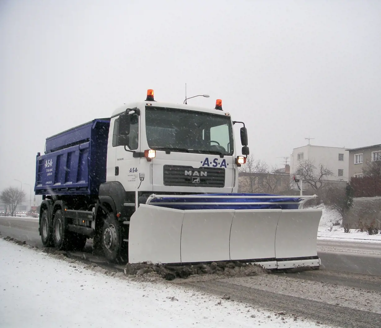 Zimnú údržbu v Bratislave zabezpečuje 55 mechanizmov