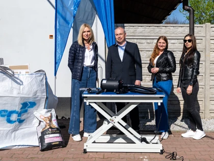 Wiceprezydent Bytomia Magdalena Górak z Michałem Mulszanowskim Dyrektorem Handlowym Regionu Zachodniego oraz pracownice FCC